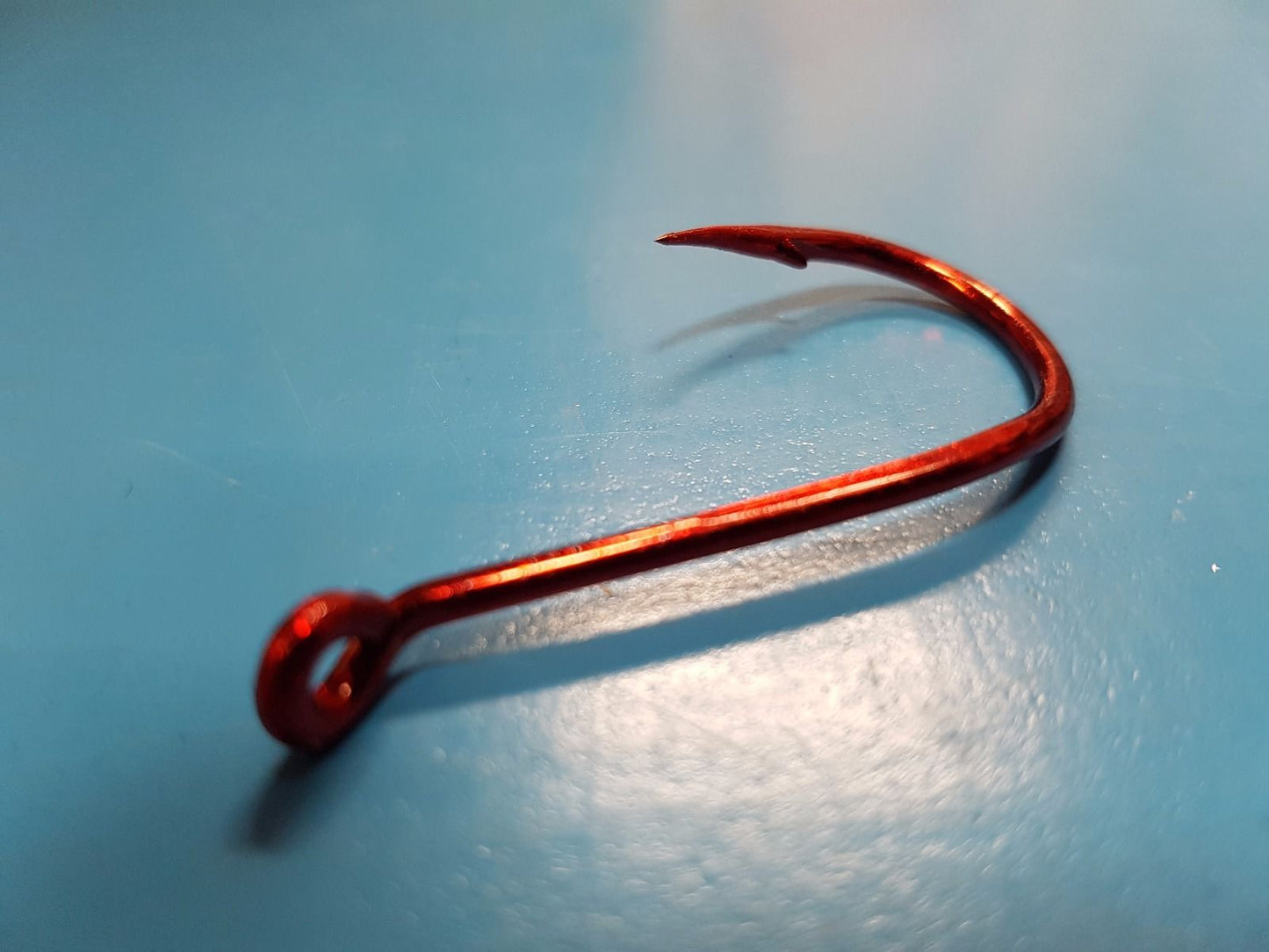 Mustad Big Red Hook - Size 8/0 25pcs - Chemically Sharpened - Diamond Networks