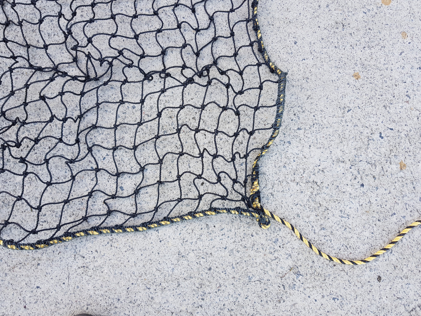 Cargo Net - Ute Net - 2.4m x 1.8m - High Quality Strong Netting - UV Treated - Diamond Networks