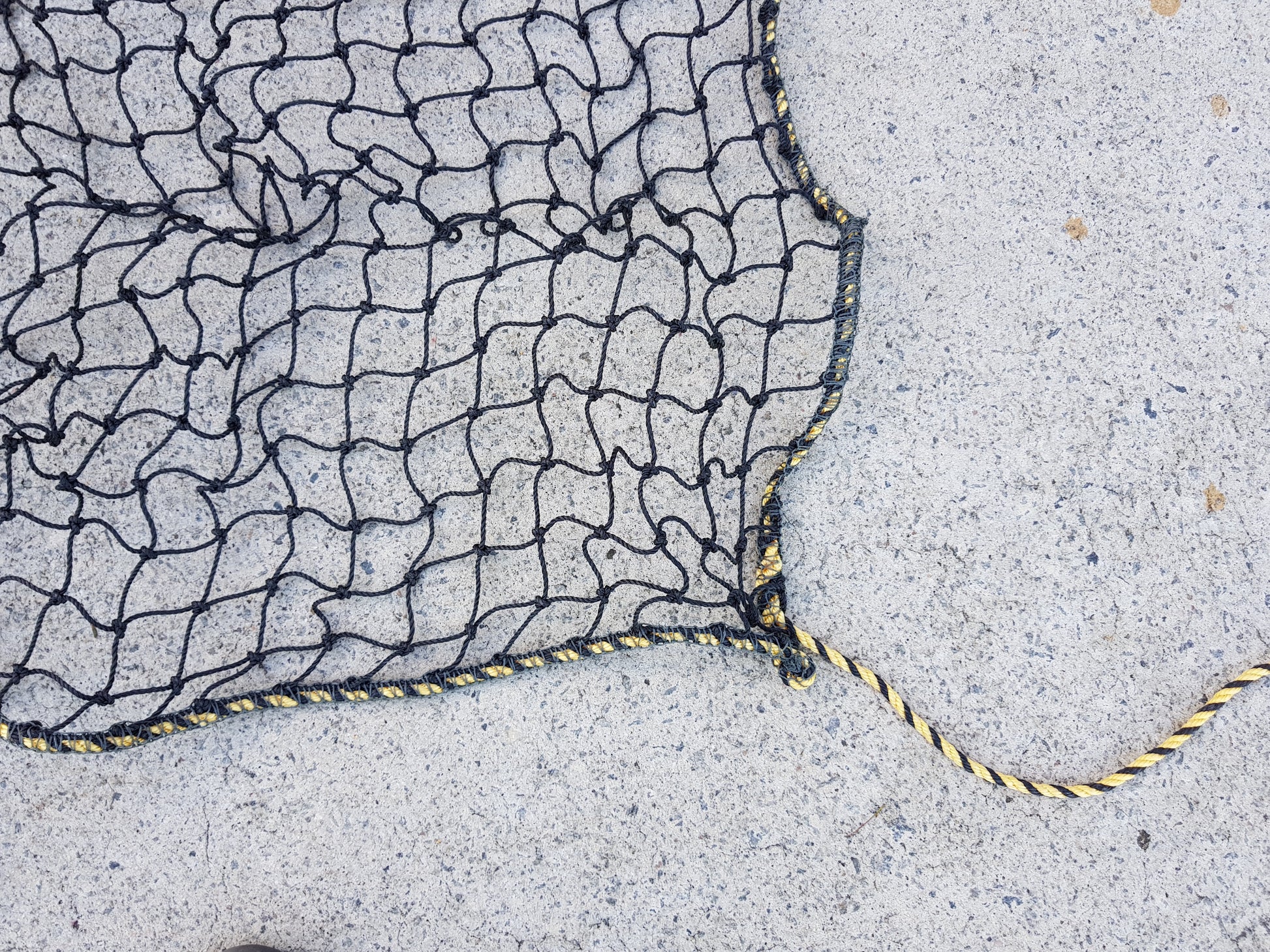Cargo Net - Ute Net - 2.4m x 1.8m - High Quality Strong Netting - UV Treated - Diamond Networks