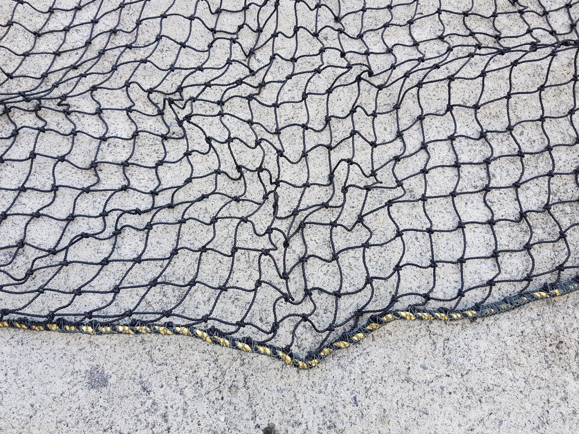Cargo Net - Ute Net - 2.4m x 1.8m - High Quality Strong Netting - UV Treated - Diamond Networks